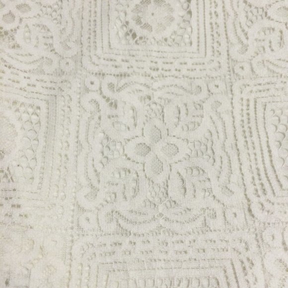 Eyeohadew/Casual Lace front top creamy color Fringe Sz Lg - Picture 2 of 4